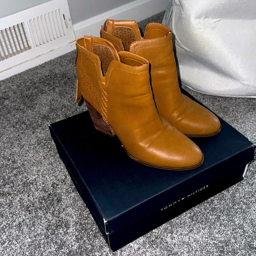Tommy hilfigier booties